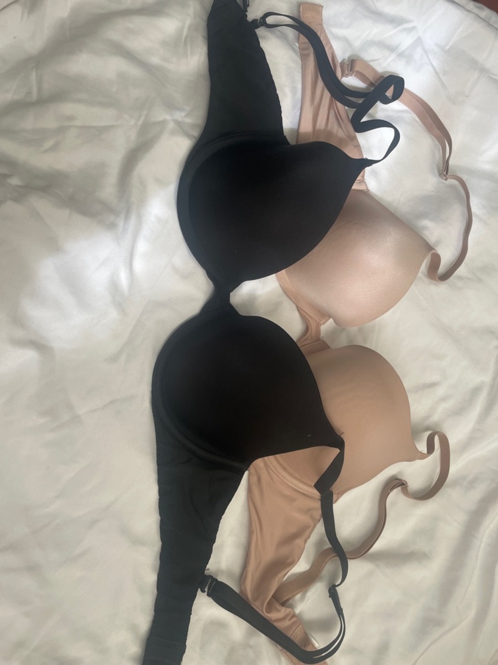 Lot of 2 Calvin Klein T-shirt Bras in Black and Nude